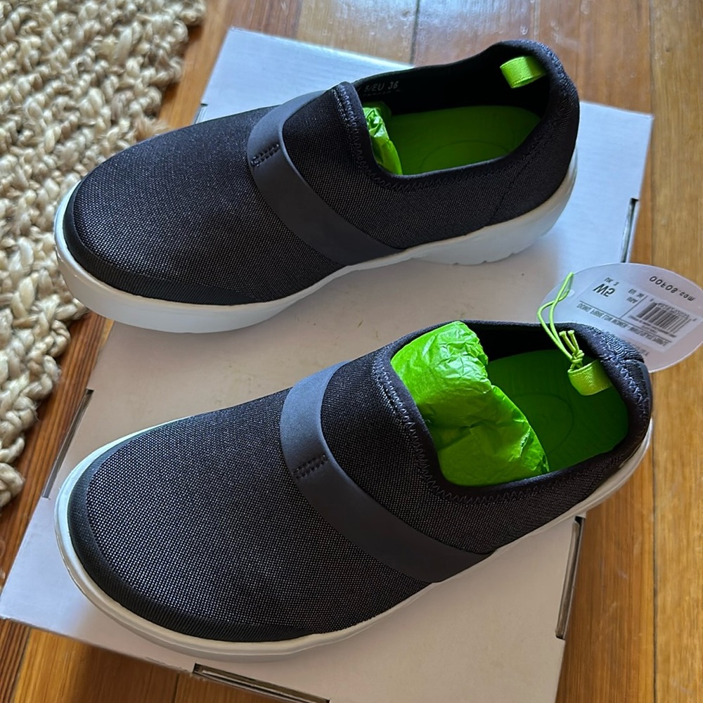 Oofos women’s shoes